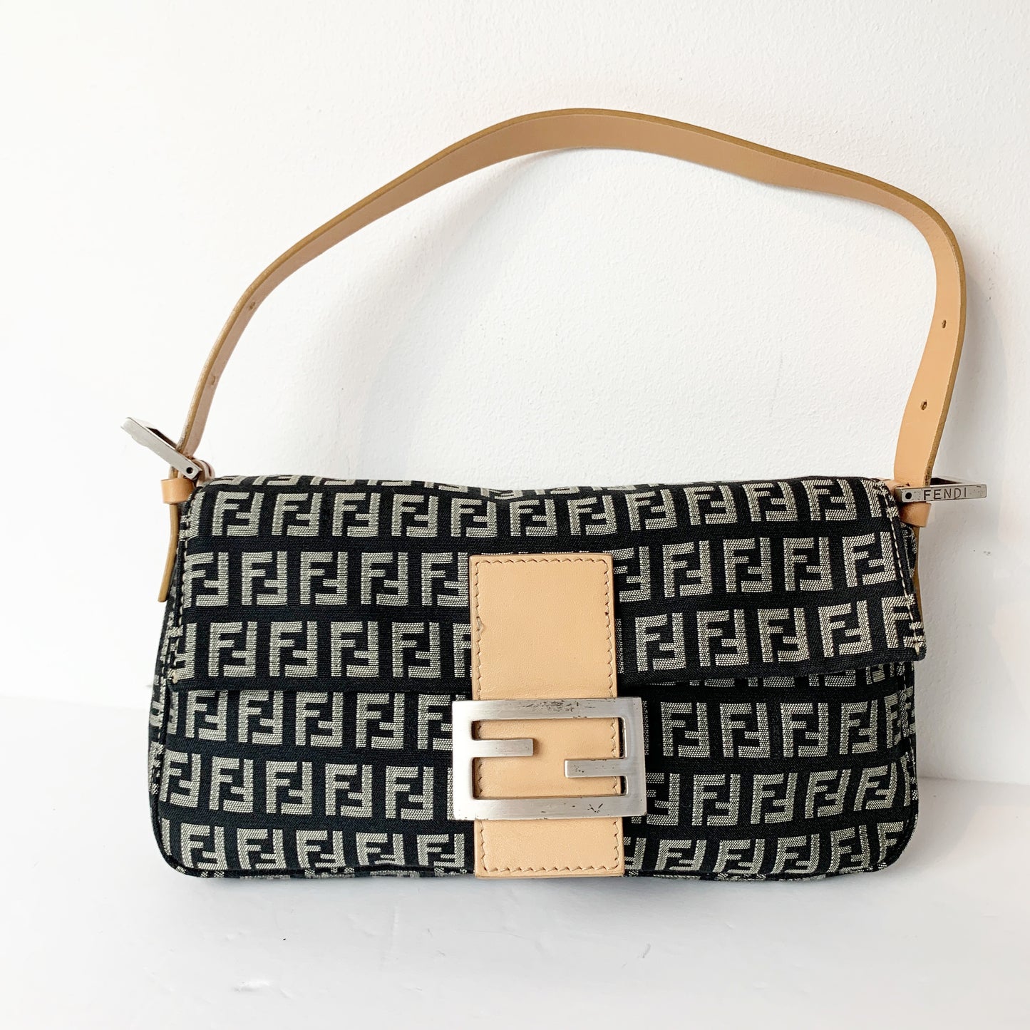 Fendi hot sale buckle bag